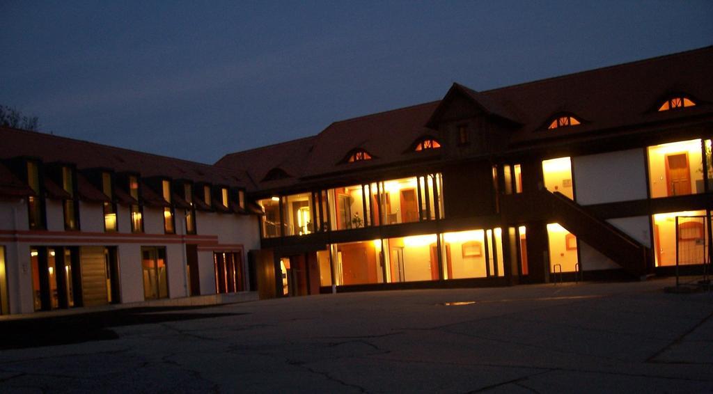Gaestehaeuser St. Marienthal Экстерьер фото